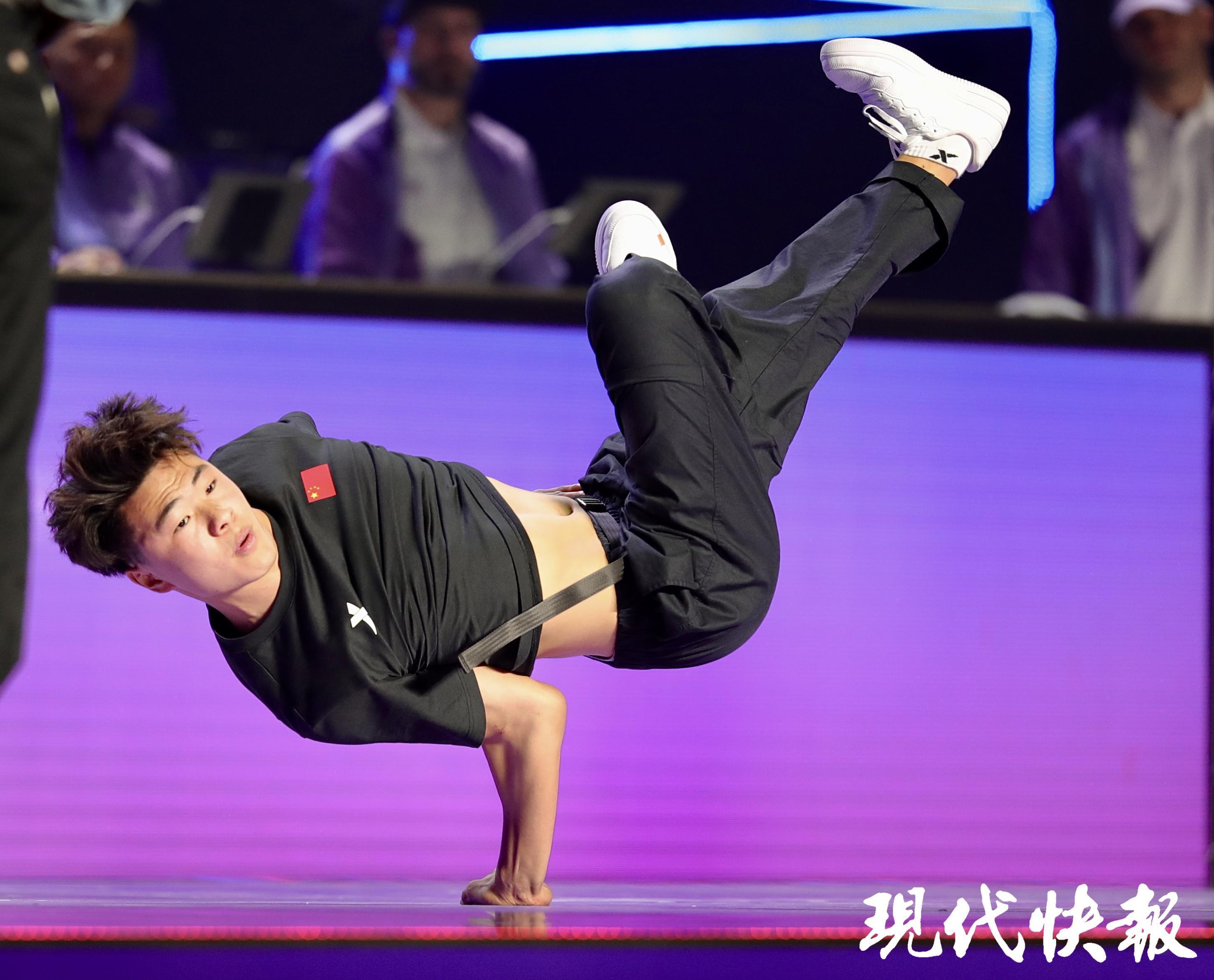 OB视讯官网文脉华章｜奥运刮起“潮玩”风体育文化的年轻态表达(图5)
